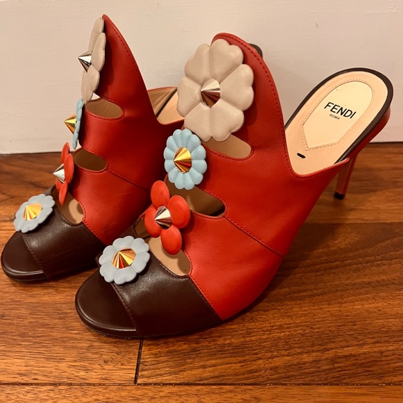 Fendi Red Leather Floral Appliqué Mule Open Toe Sandals - Picture 3 of 3